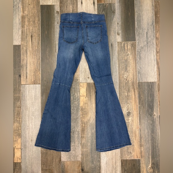FREE PEOPLE PULL ON FLARE LEG JEANS W28 - Picture 5 of 11